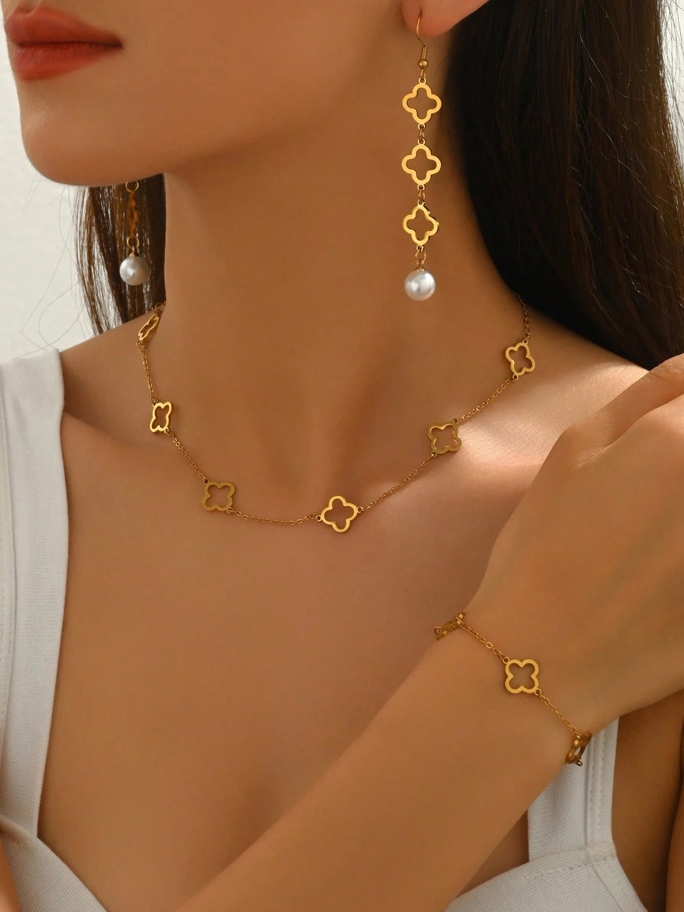 Conjunto Collar, Pulsera y Aretes de Trébol y Perla en Acero Inoxidable 316L