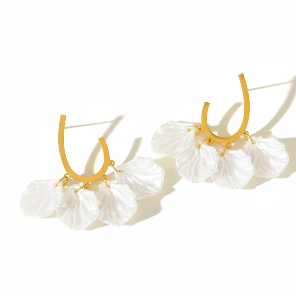 Aretes Pétalos Nacarados en Acero Inoxidable Enchapado en Oro