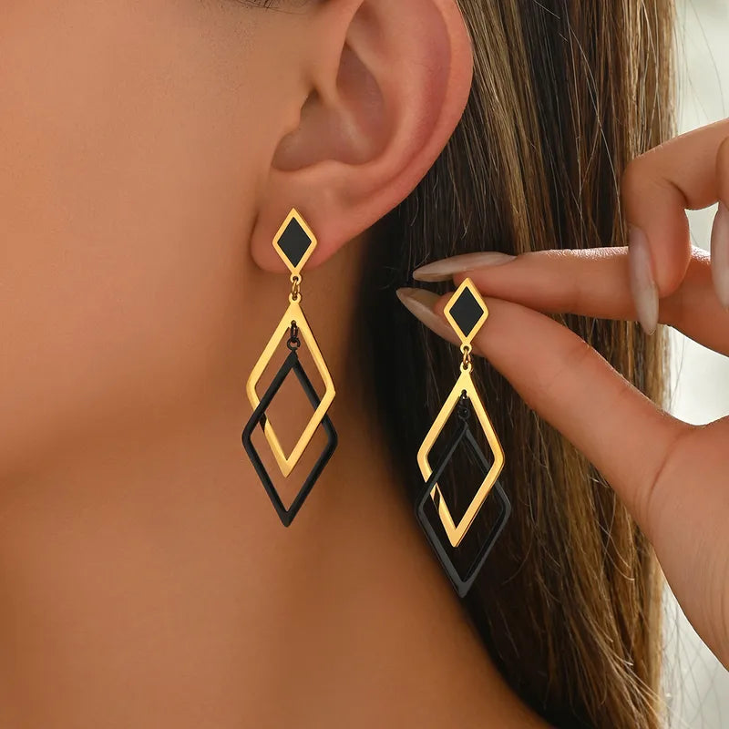 Aretes en Estilos Geométricos en Acero Inoxidable 316L Enchapado en Oro