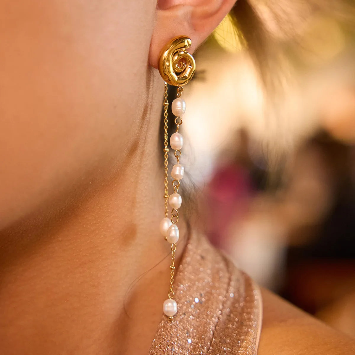 Aretes Largos Perleados en Acero Inoxidable Chapados en Oro