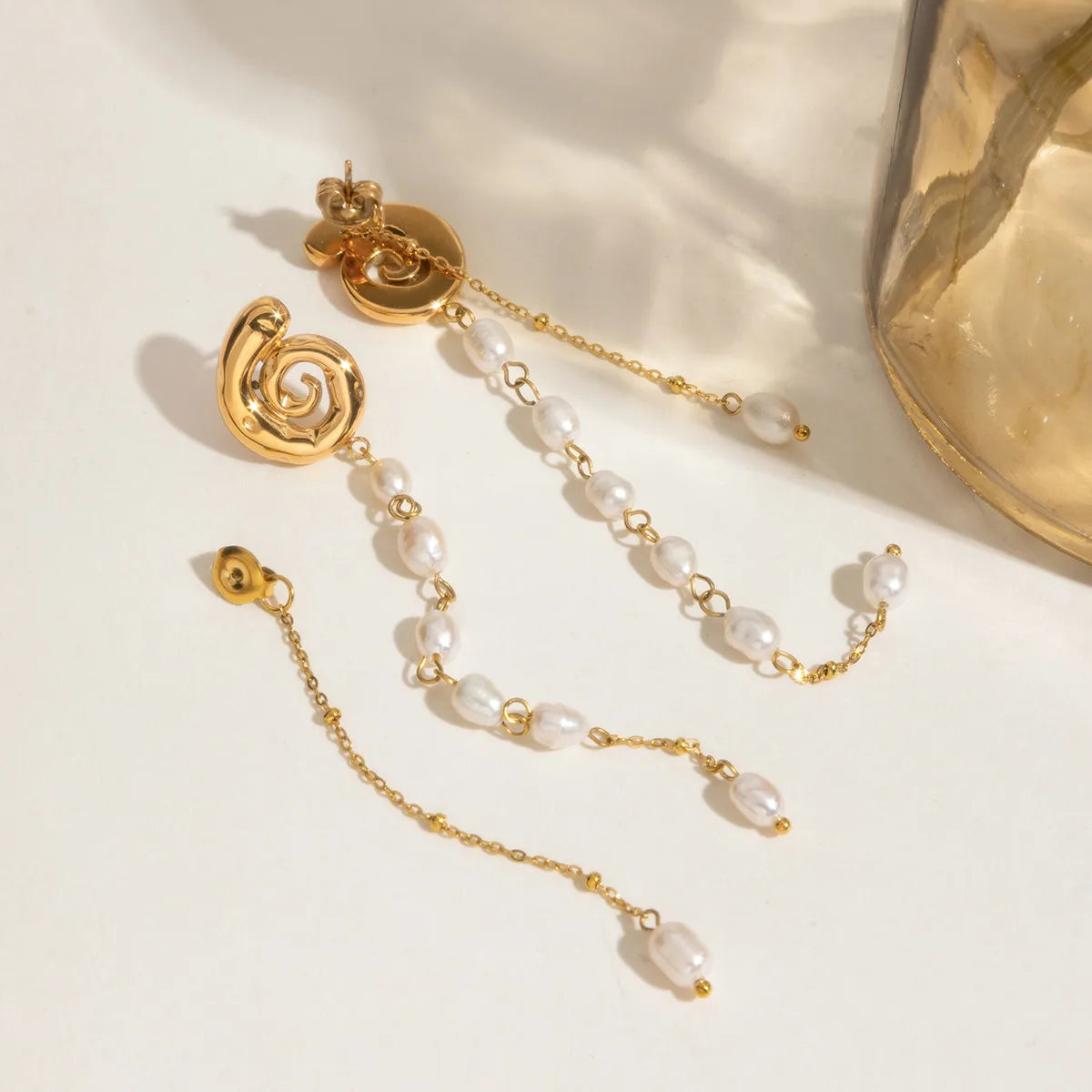 Aretes Largos Perleados en Acero Inoxidable Chapados en Oro