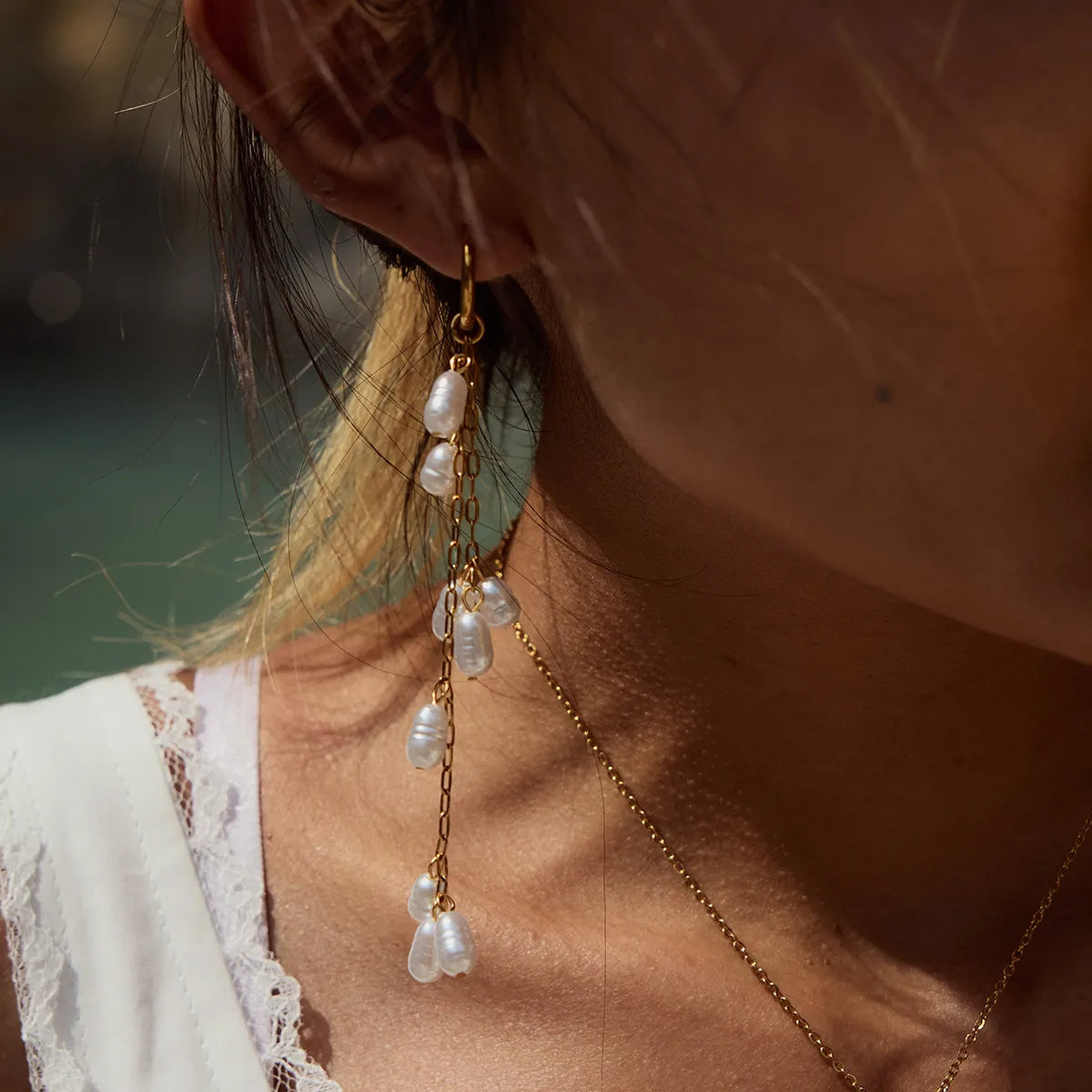 Aretes Largos Perleados en Acero Inoxidable Chapados en Oro