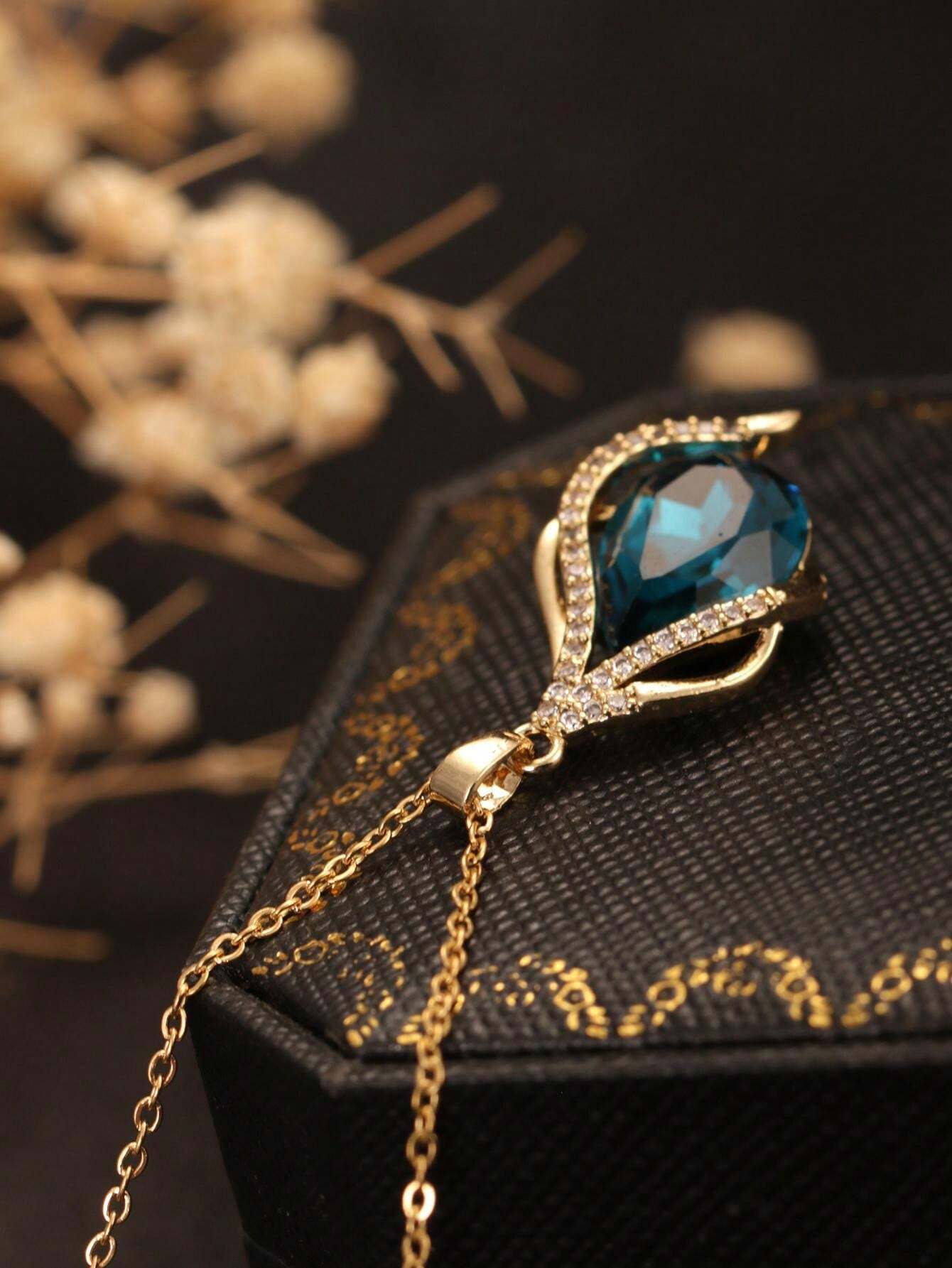 Collar con Diseño de Llama Azul