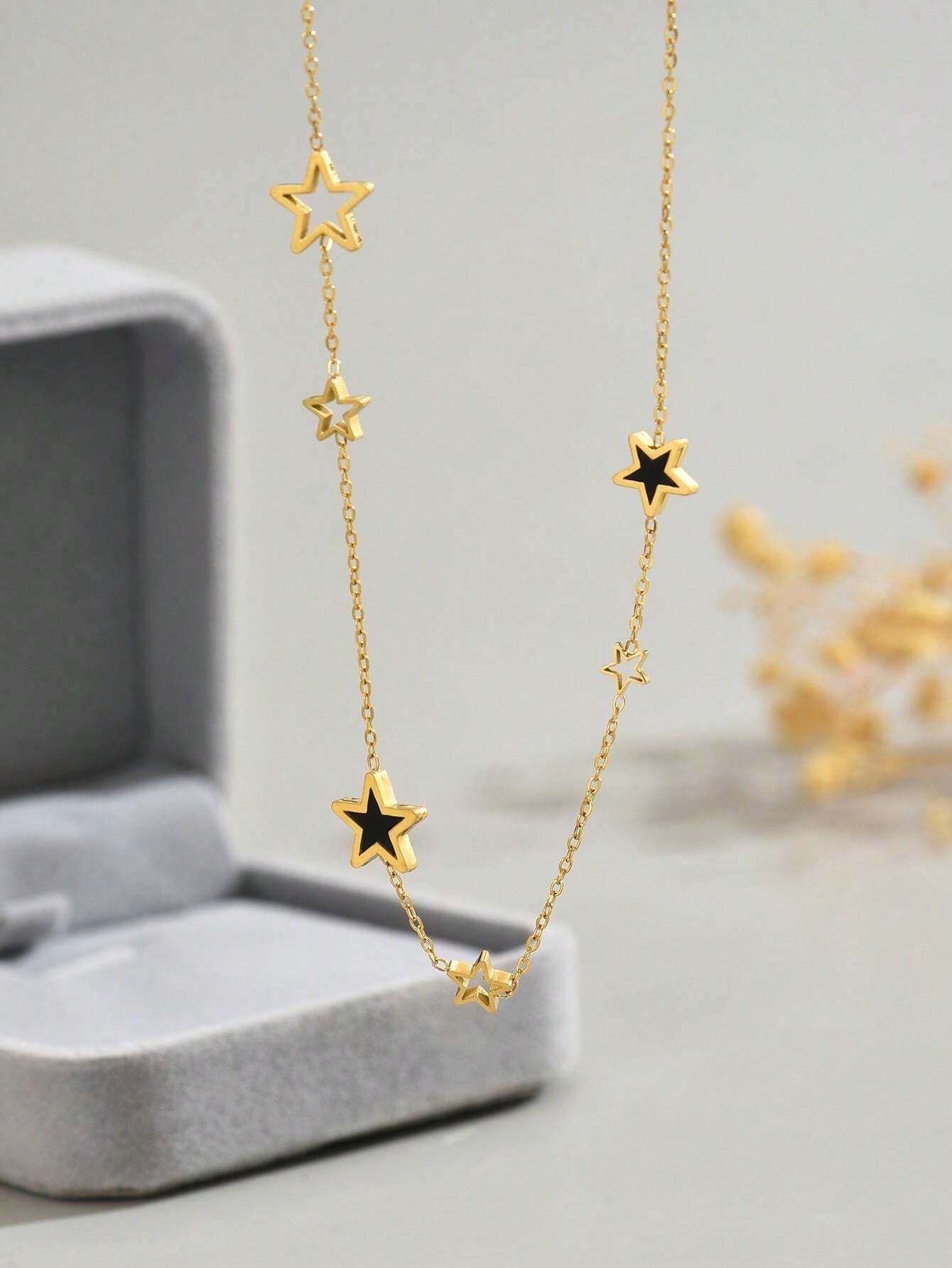 Collar de Estrellas en Acero Inoxidable Enchapado en Oro