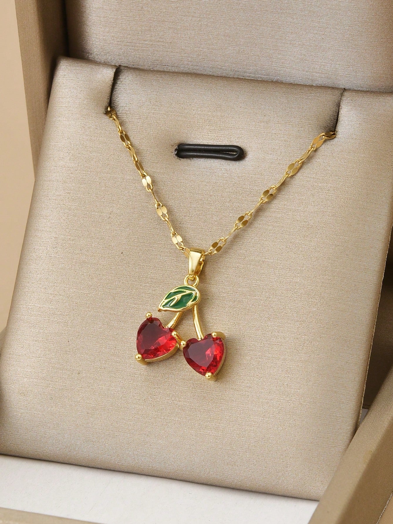 Conjunto Corazón Cereza de Collar y Aretes