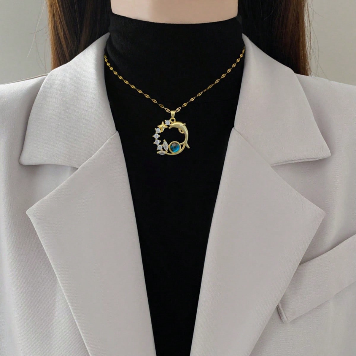 Collar con Diseño de Delfín