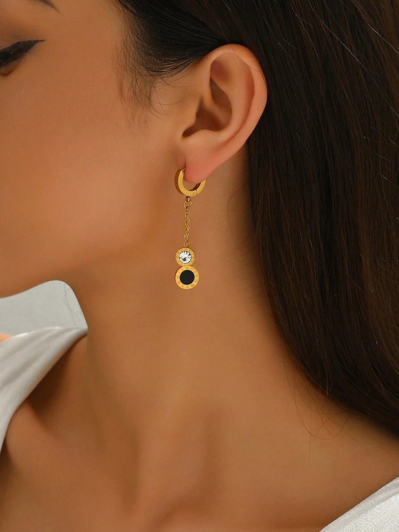 Aretes Colgantes de Números Romanos en Acero Inoxidable