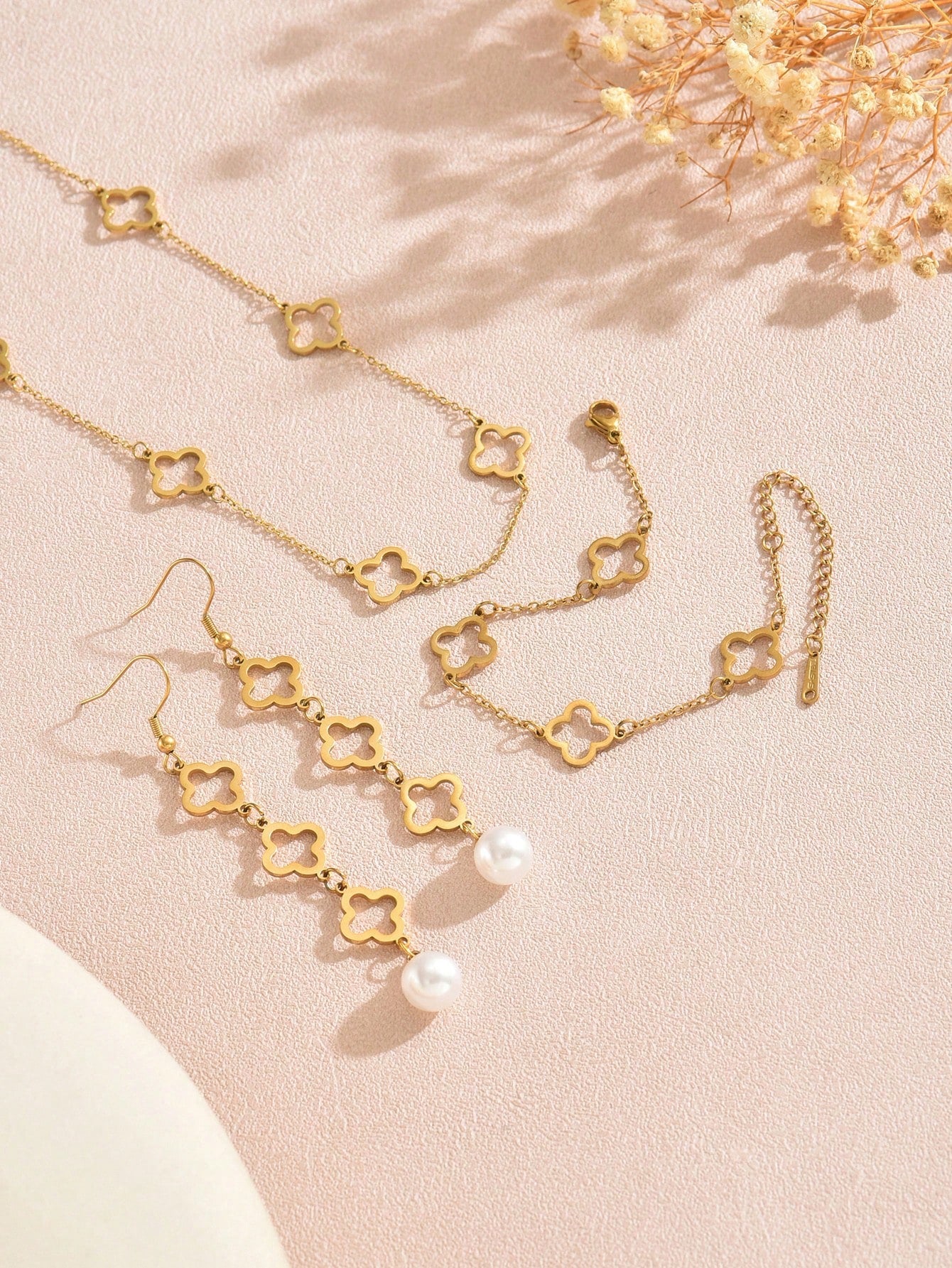 Conjunto Collar, Pulsera y Aretes de Trébol y Perla en Acero Inoxidable 316L