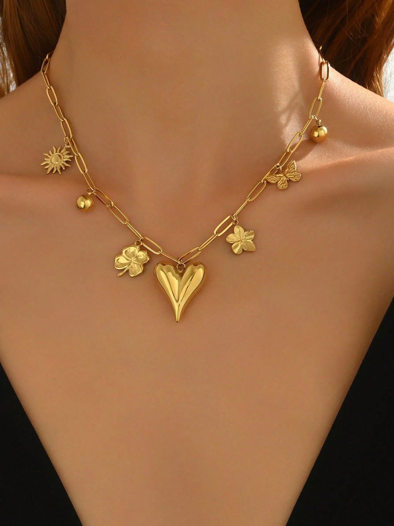 Collar con Corazón, Flor y Mariposa en Acero Inoxidable Enchapado en Oro
