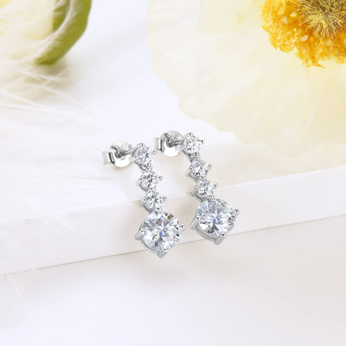 Aretes Colgantes de Plata de Ley 925 y Moissanitas
