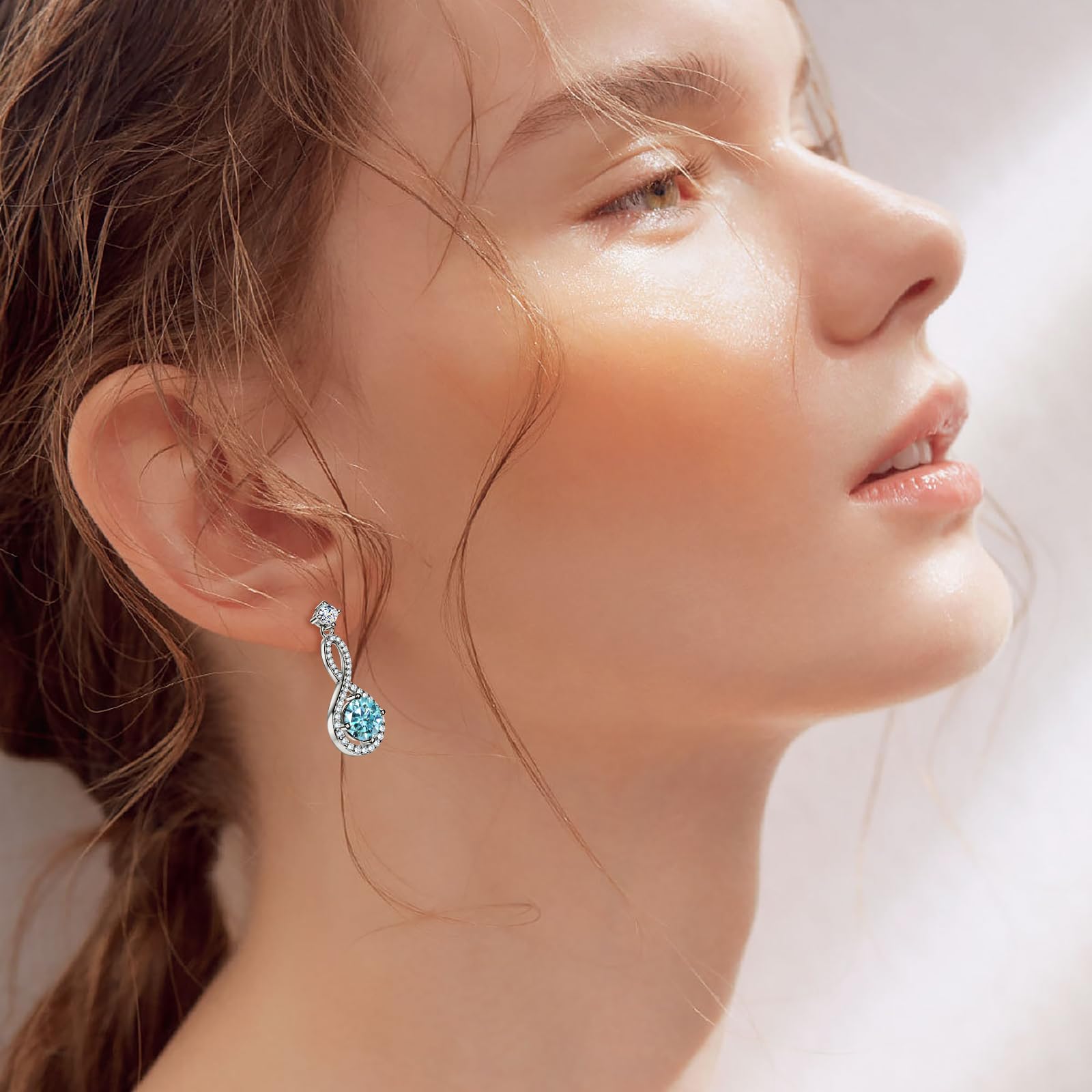 Aretes de Plata de Ley 925 y Moissanitas Azules