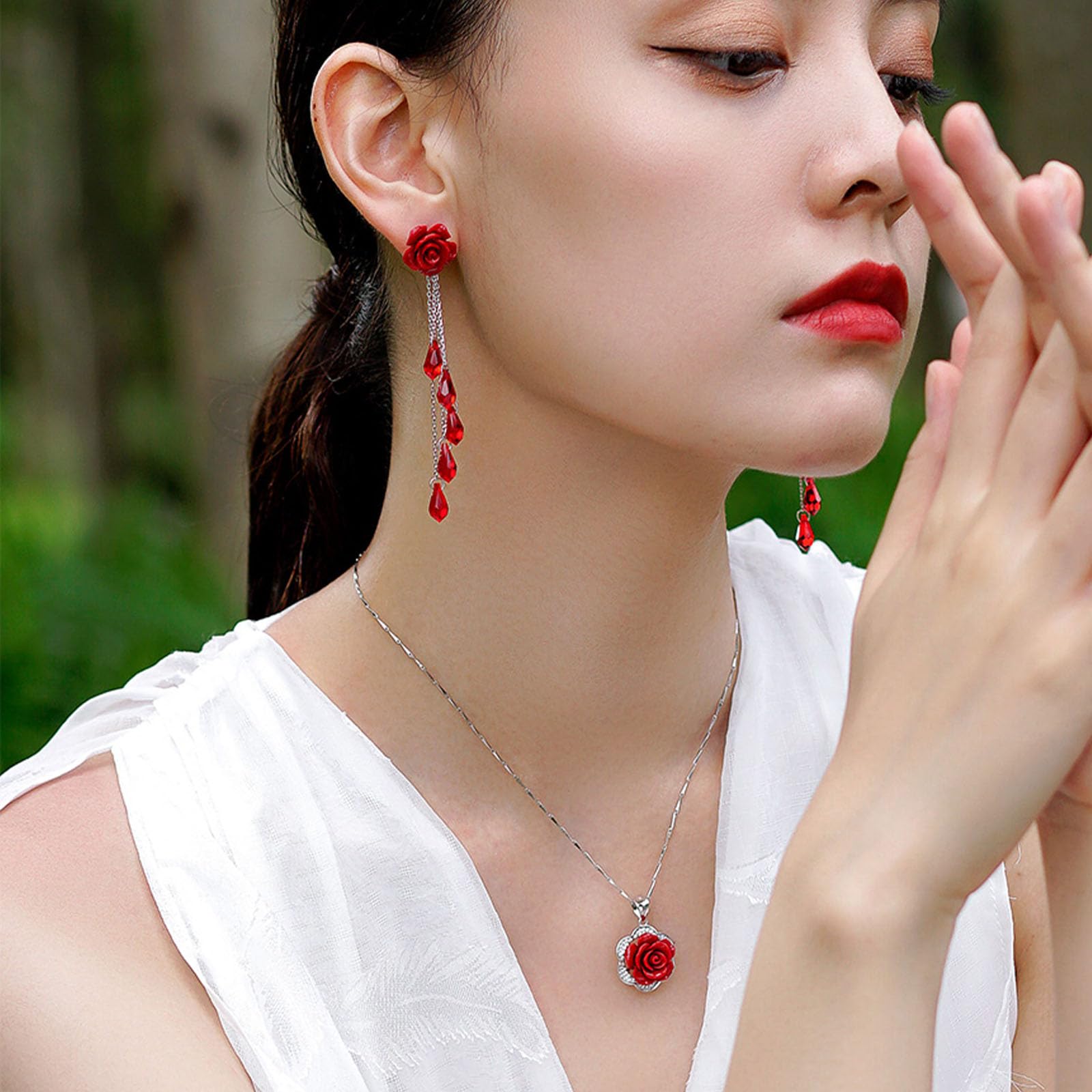 Aretes Largos de Plata de Ley 925 y Cristales Austriacos Rojos