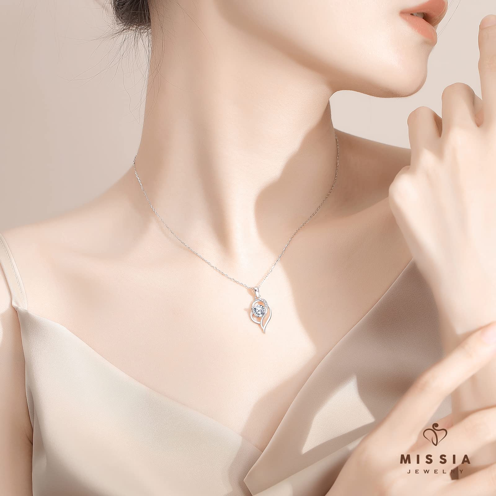 Collar Fino de Plata de Ley 925 y Moissanita