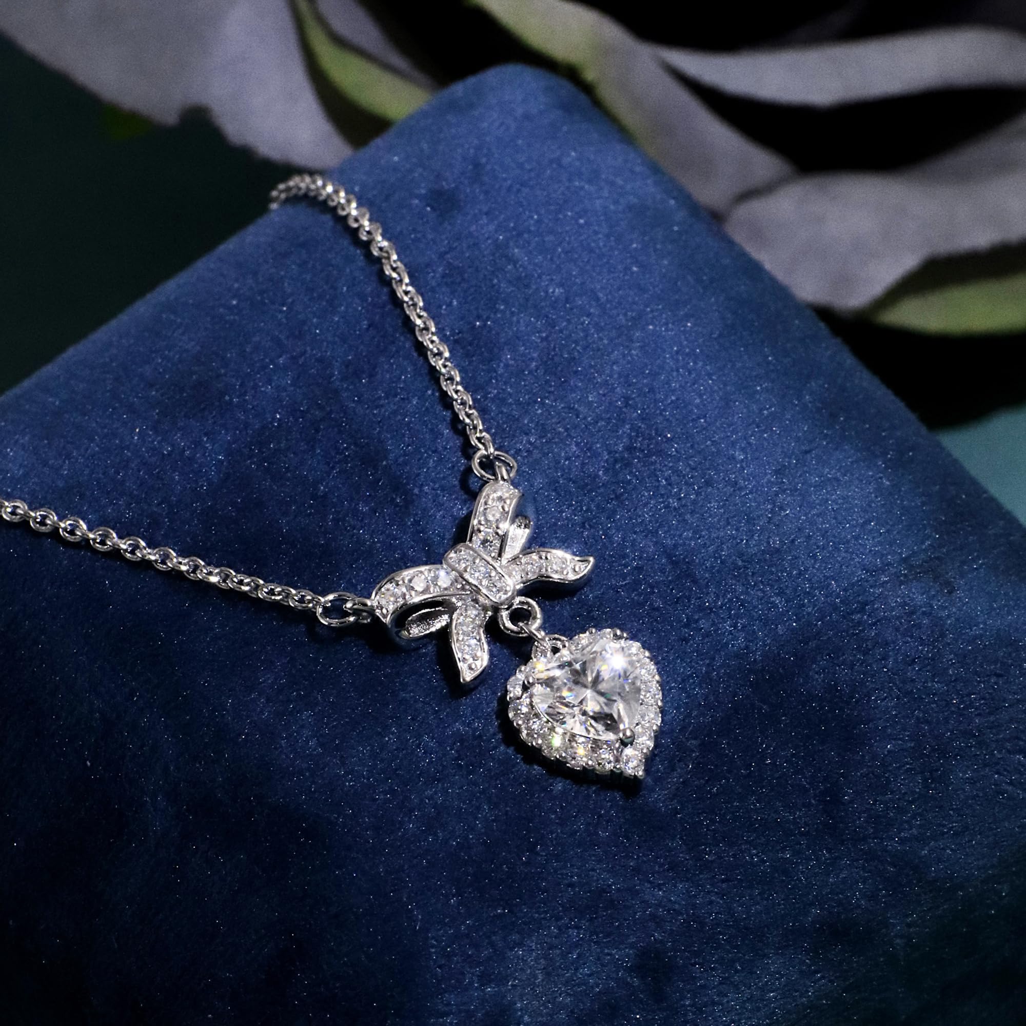 Collar de Plata de Ley 925 y Moissanita con Diseño de Corazón