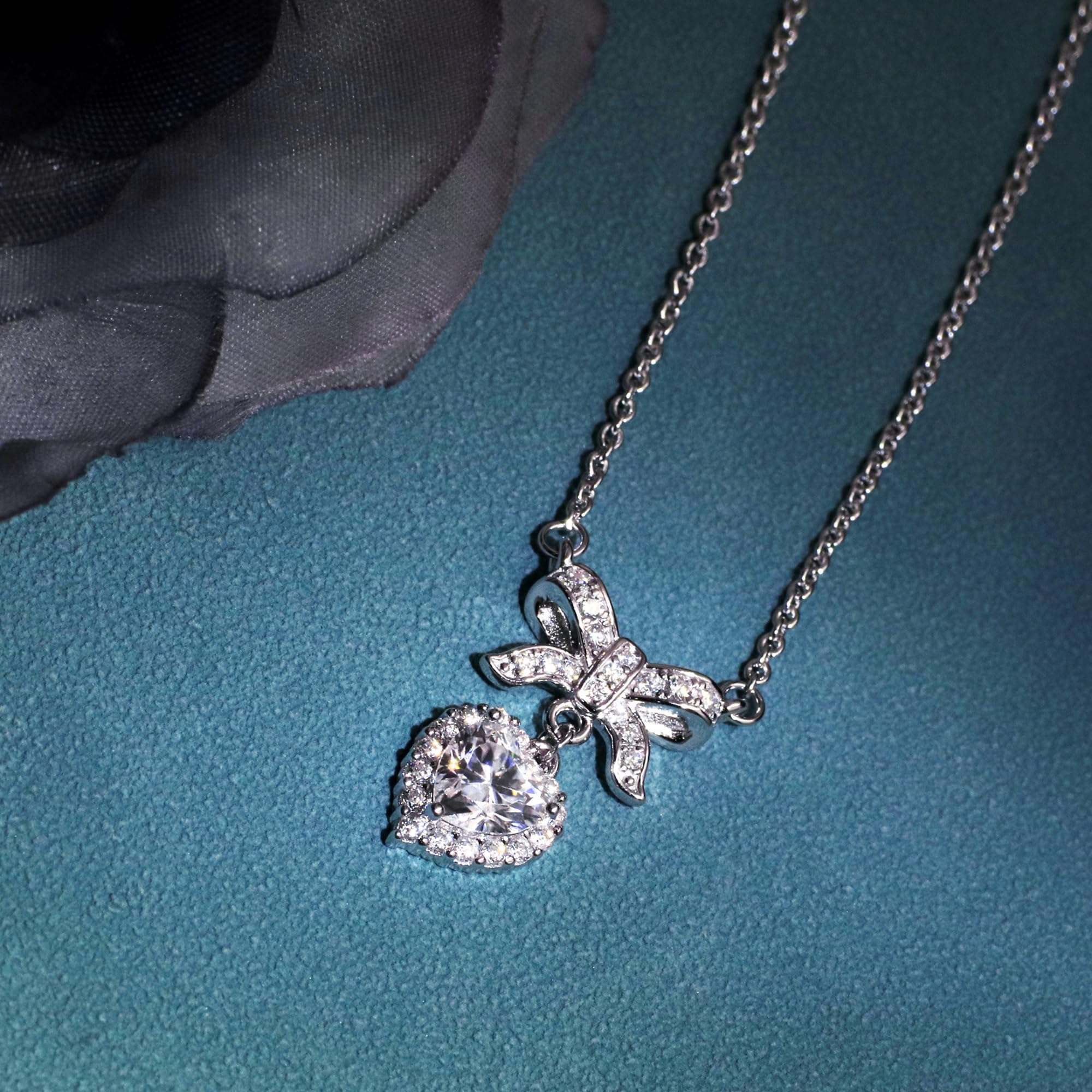 Collar de Plata de Ley 925 y Moissanita con Diseño de Corazón