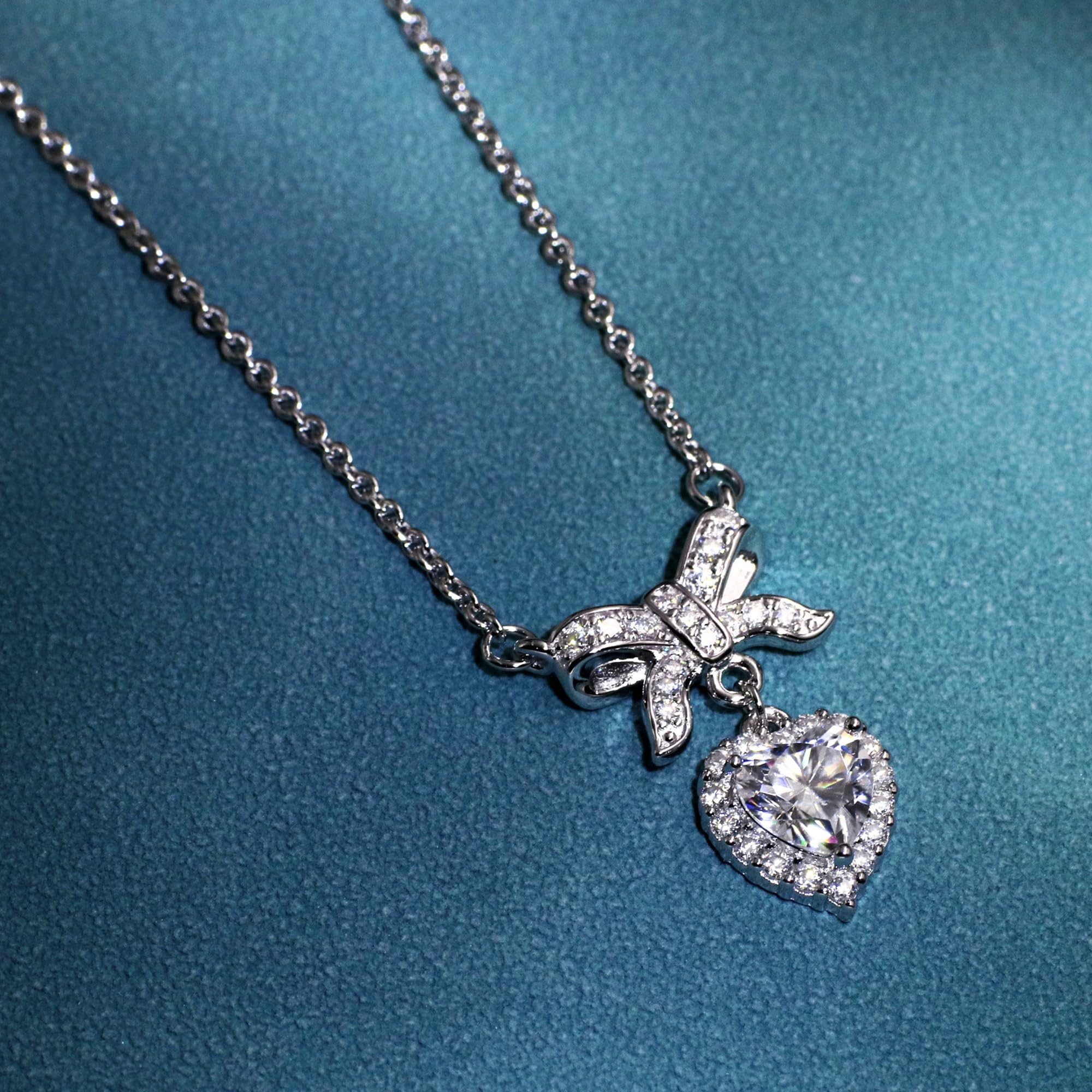 Collar de Plata de Ley 925 y Moissanita con Diseño de Corazón