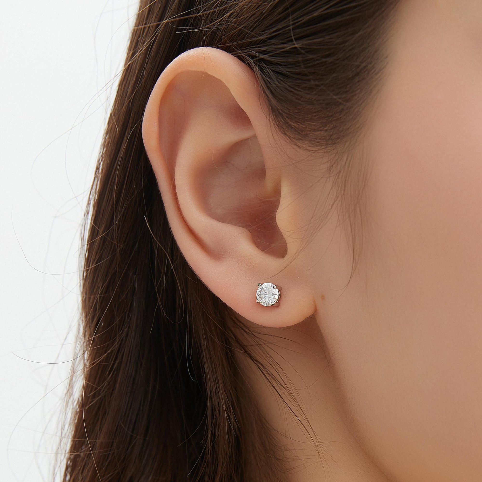 Aretes de Plata de Ley 925 tipo Stud con Moissanitas