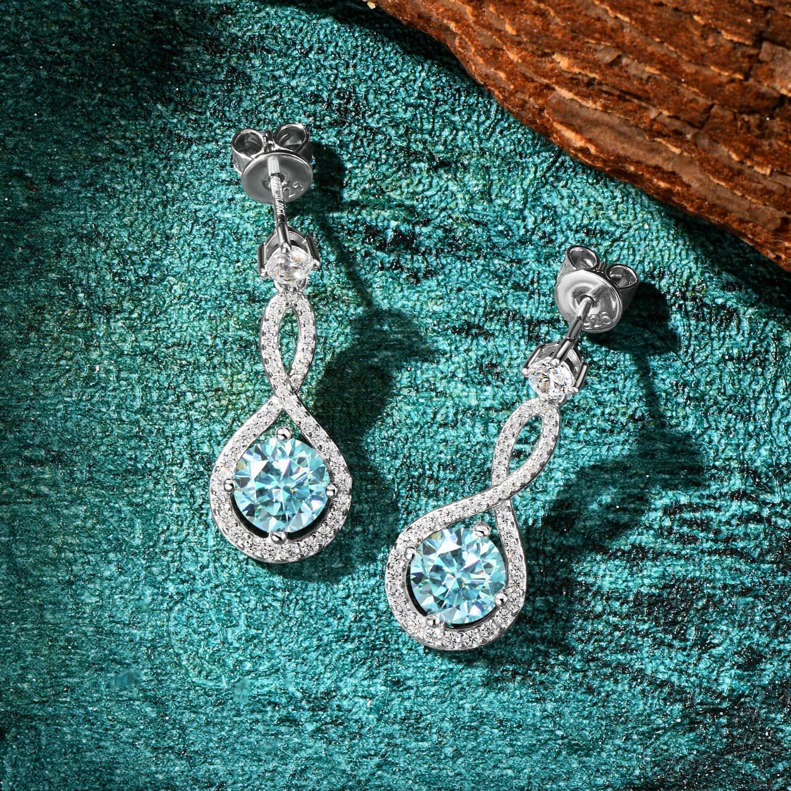 Aretes de Plata de Ley 925 y Moissanitas Azules