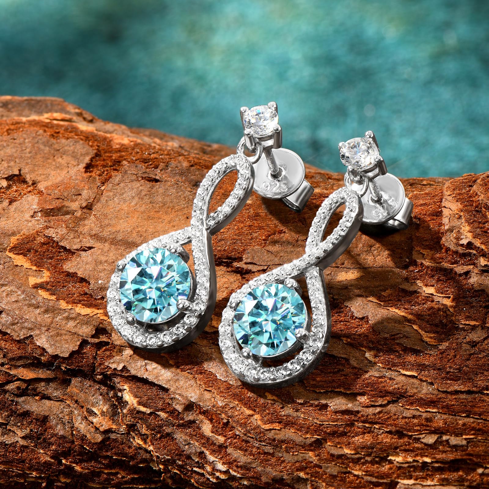 Aretes de Plata de Ley 925 y Moissanitas Azules