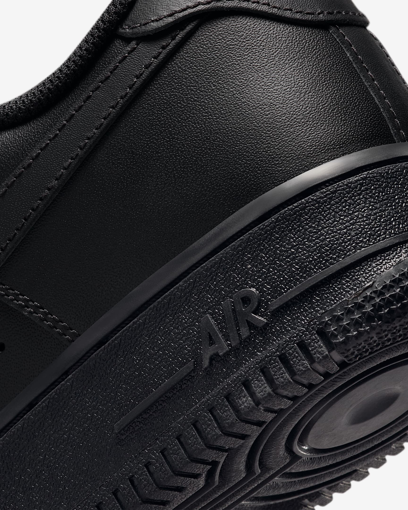 Tenis Nike Air Force 1 07 Negros
