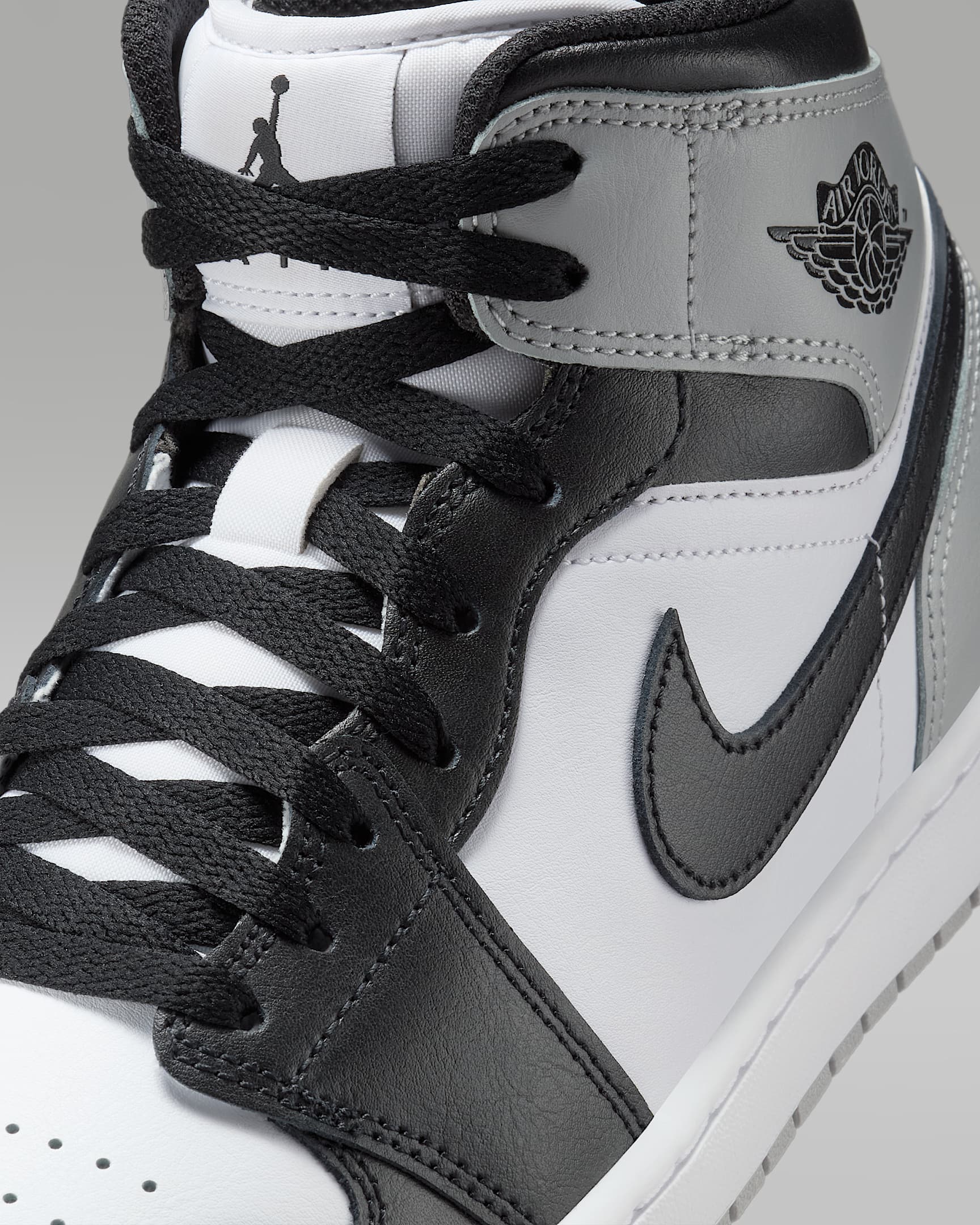 Tenis Nike Air Jordan 1 Mid