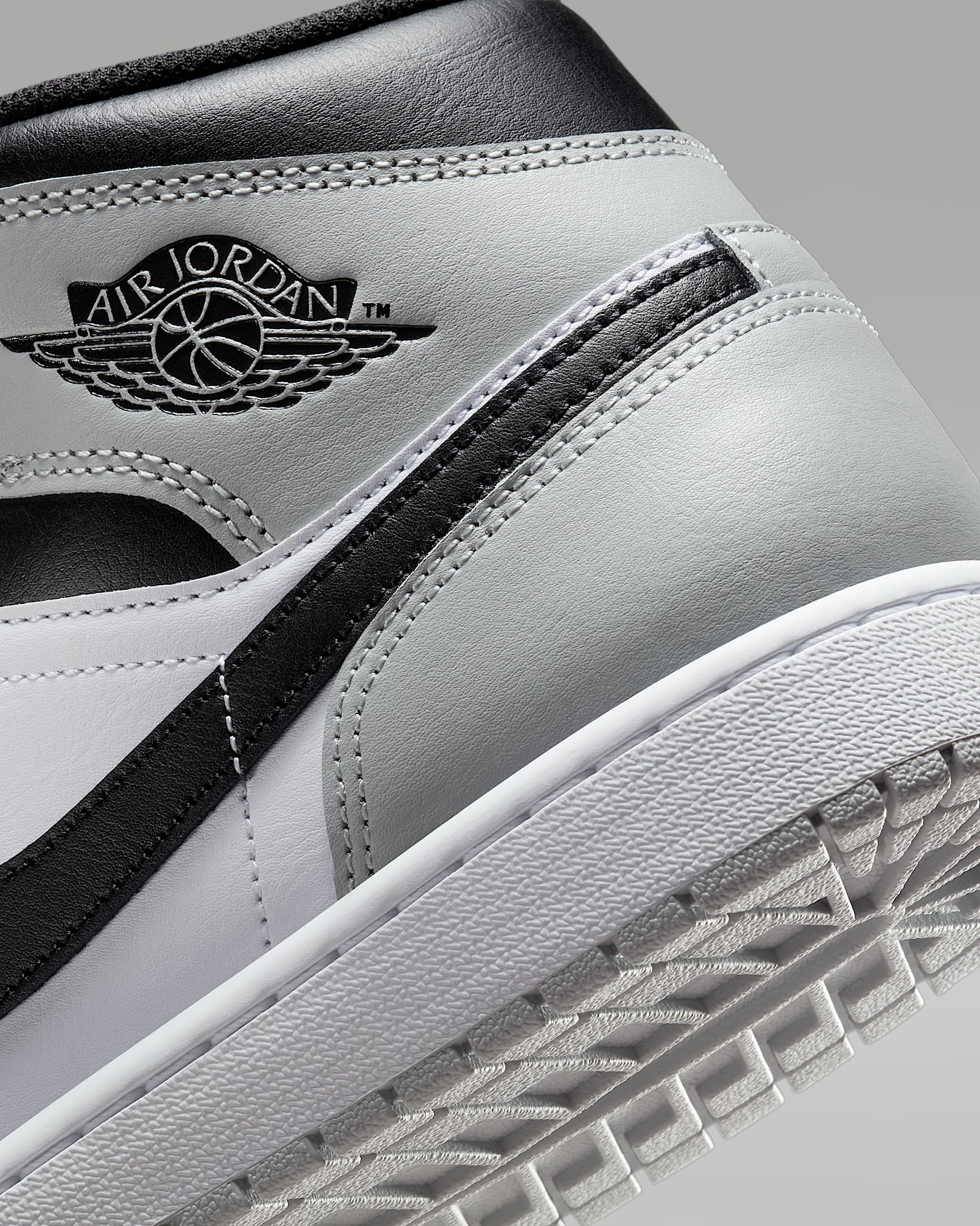 Tenis Nike Air Jordan 1 Mid