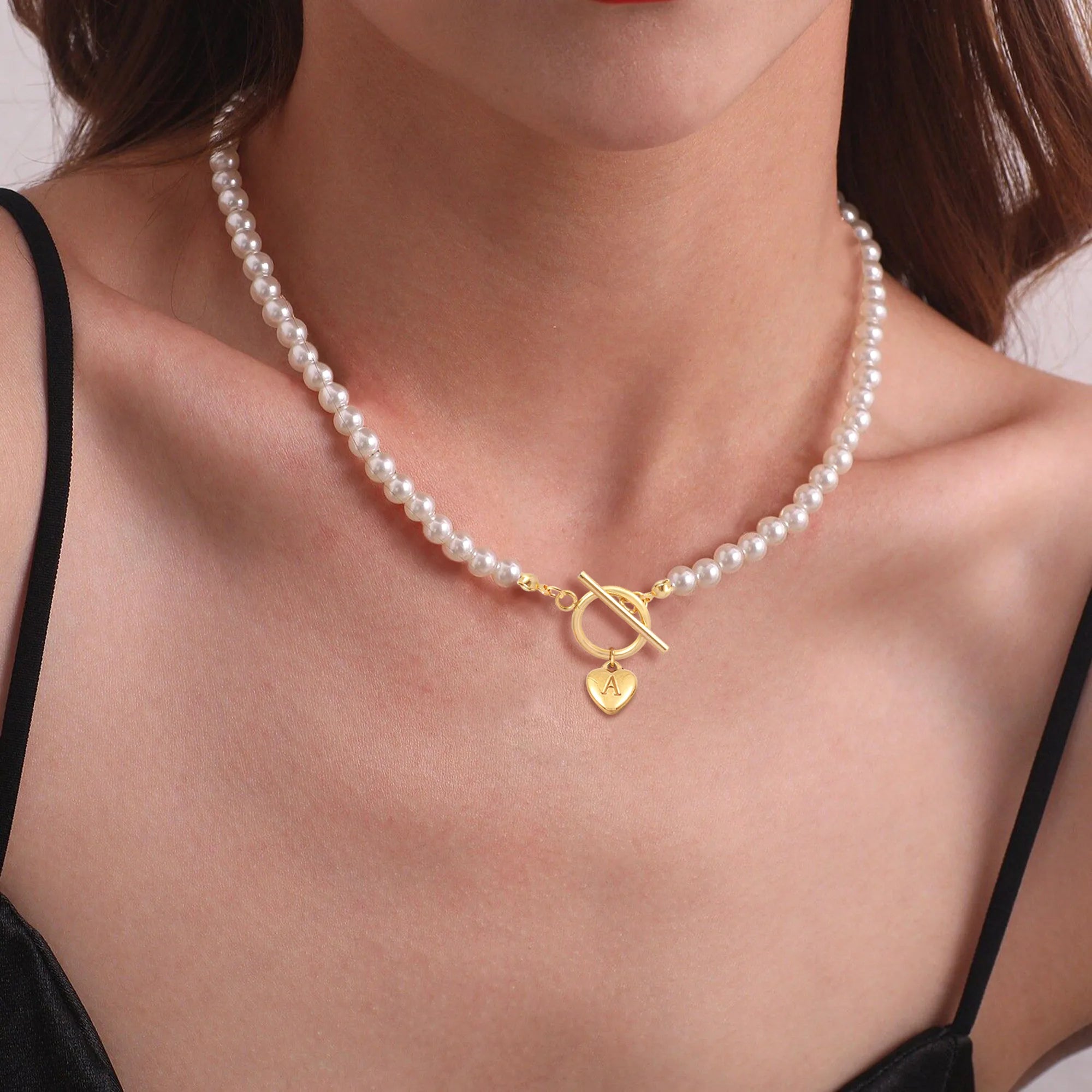Collar de Perlas y Colgante de Corazón con Letra a Escoger A-Z