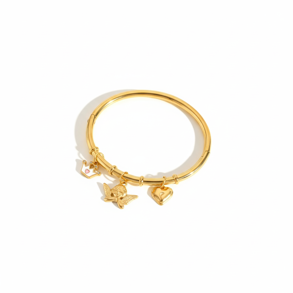 Brazalete Sólido con Dijes en Acero Inoxidable Chapado en Oro