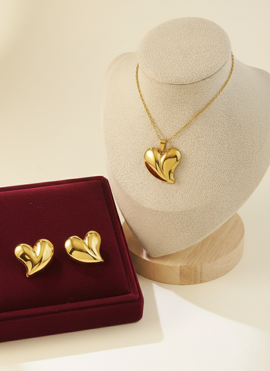 Conjunto Collar y Aretes en Forma de Corazón en Acero Inoxidable