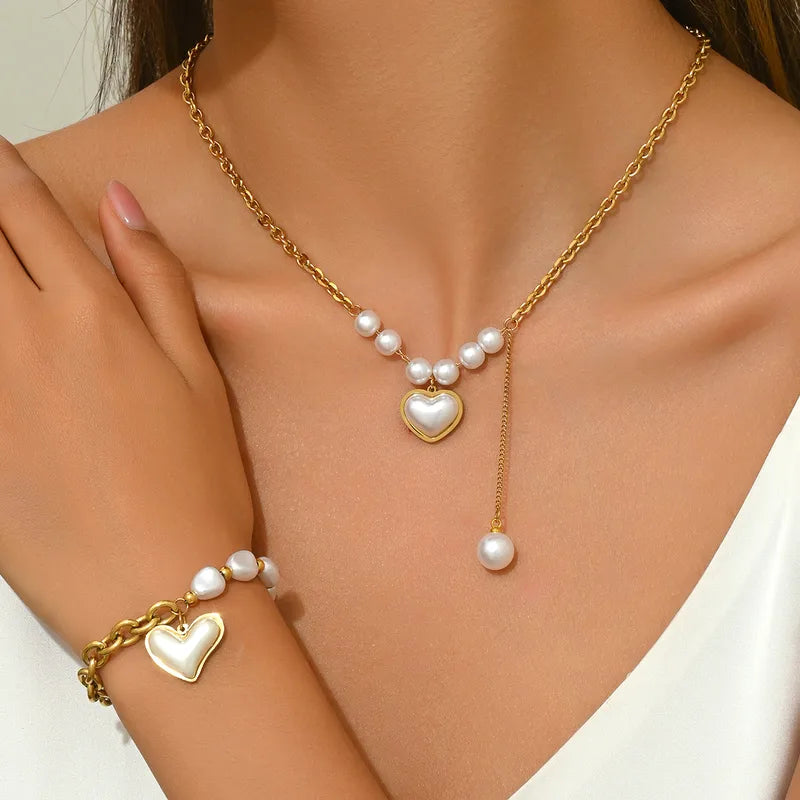 Conjunto Collar y Pulsera Corazon Perleado en Acero Inoxidable Chapado en Oro