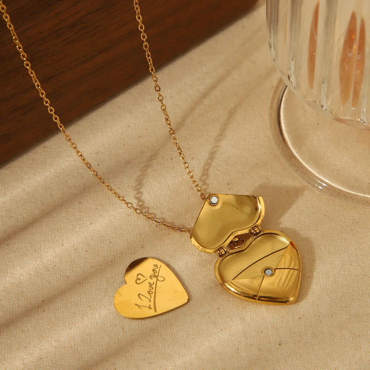 Collares de Corazón tipo Medallón en Acero Inoxidable Chapado en Oro