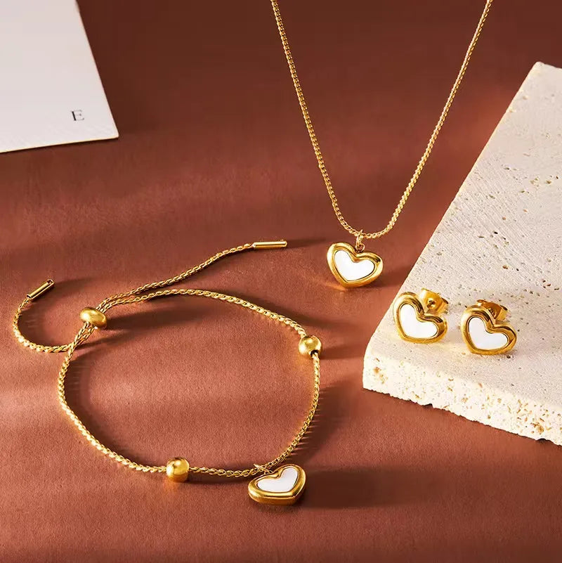 Conjunto de Collar, Aretes y Pulsera de Corazón en Acero Chapado en Oro