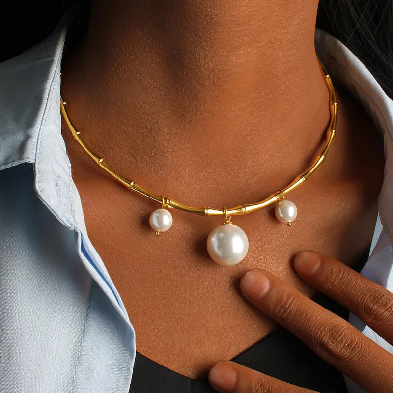 Collar Tipo Gargantilla en Acero Inoxidable Chapada en Oro 18k