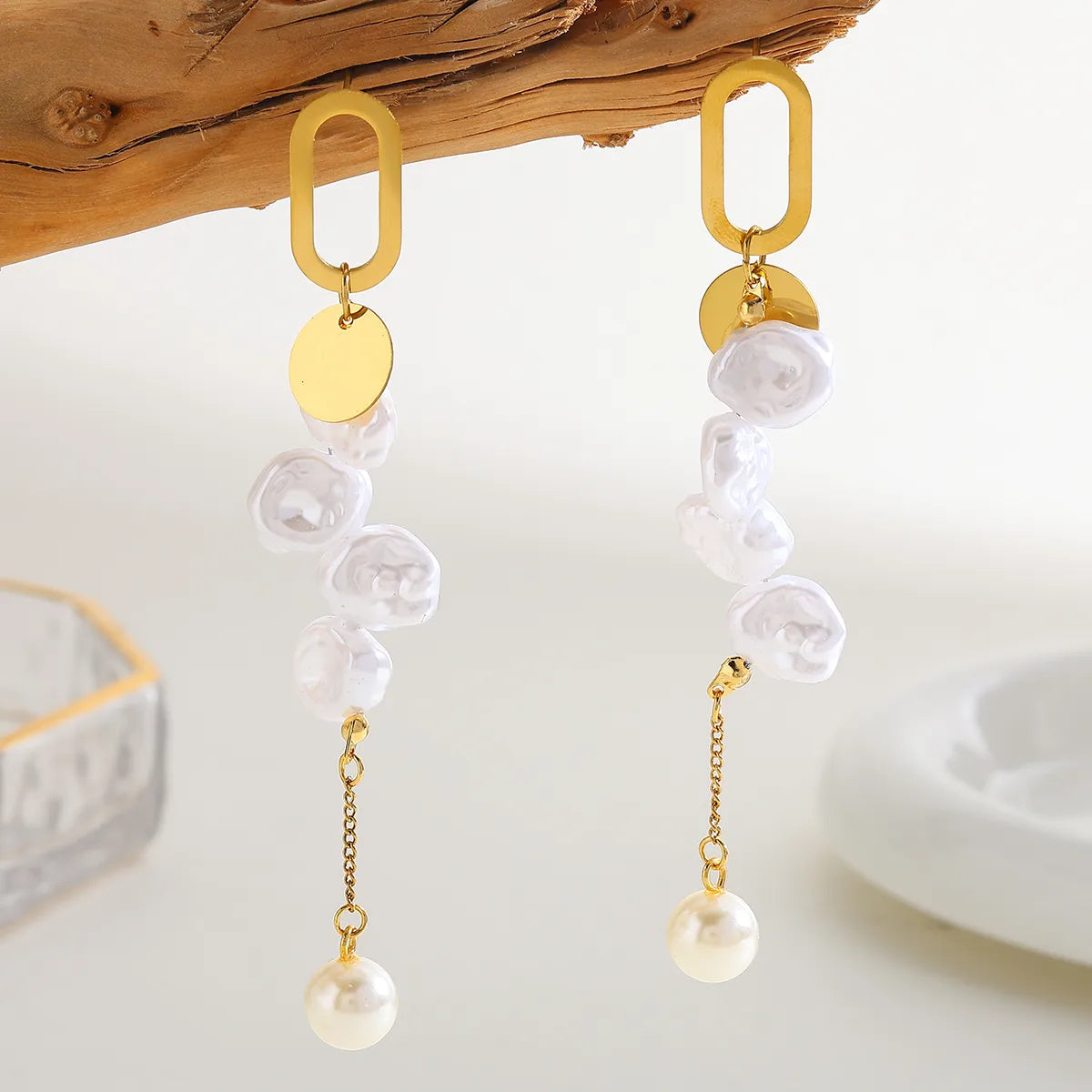 Aretes Largos con Estilo Perleado en Acero Inoxidable Chapado en Oro