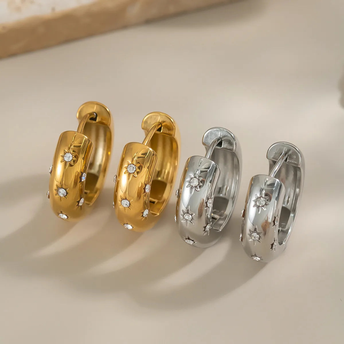 Aretes de Argolla en Acero Inoxidable Chapado en Oro