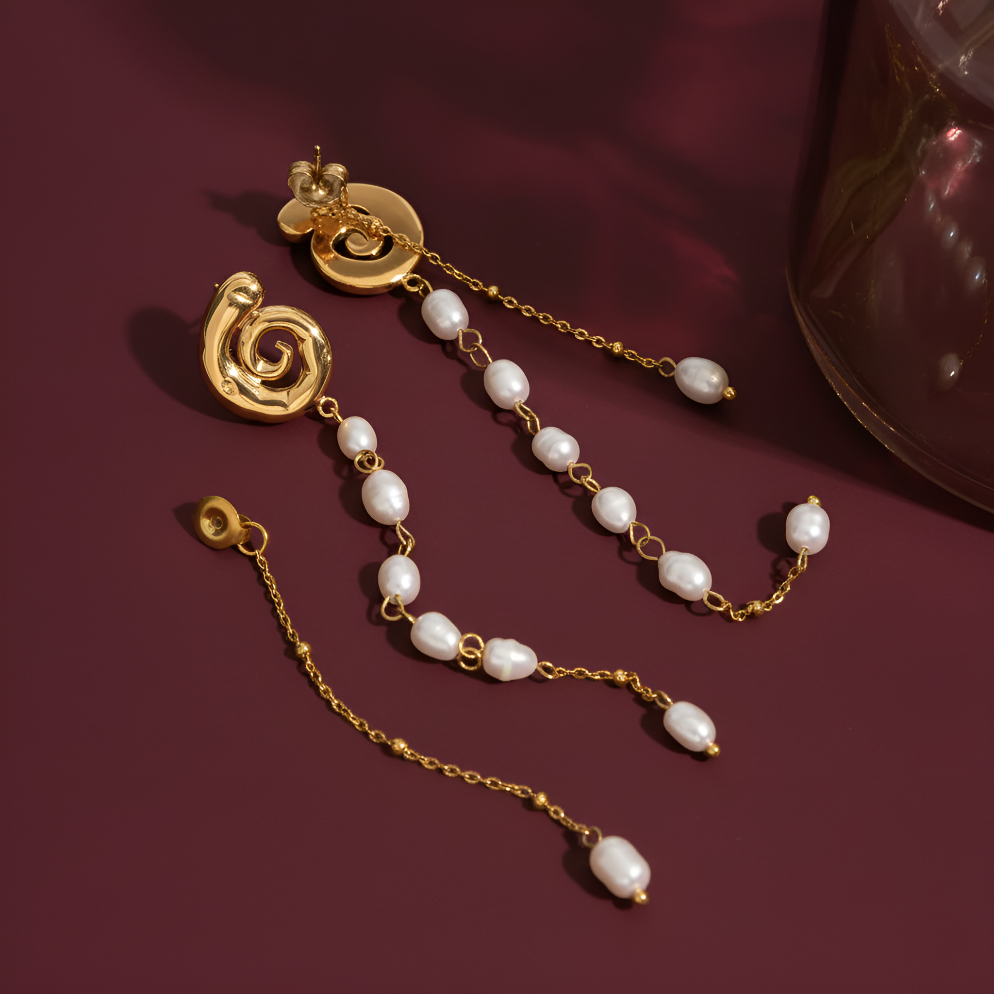 Aretes Largos Perleados en Acero Inoxidable Chapados en Oro