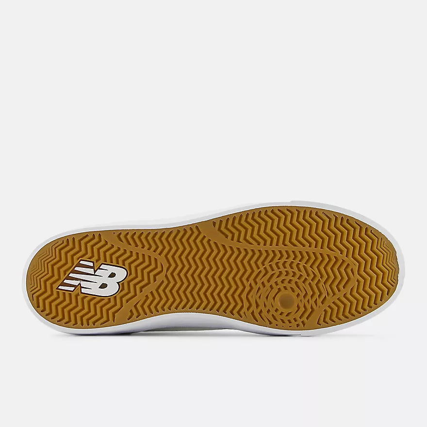 Tenis New Balance Numérico Franky Villani 417 Bajo